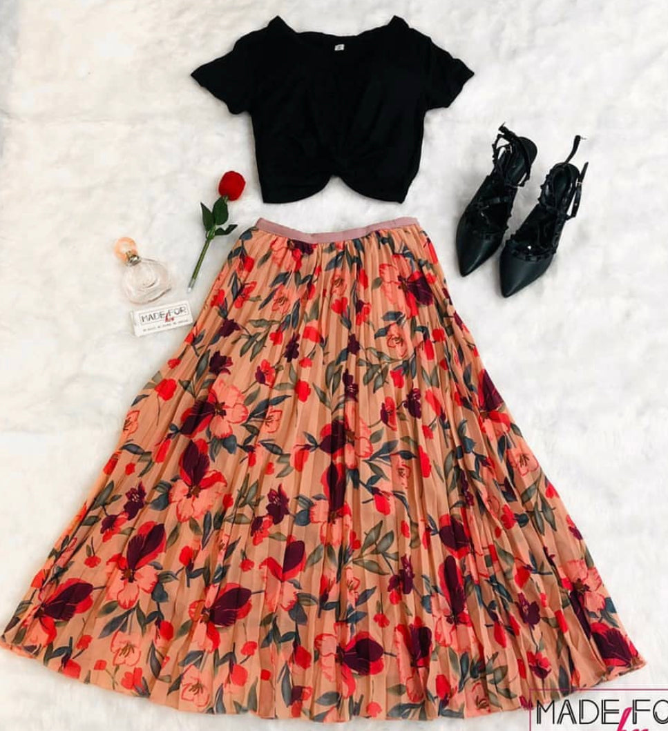Twisted Tee With Floral Skirt Set